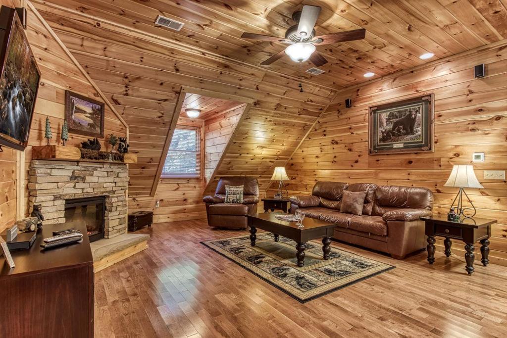 Papa Bear, Hot Tub, Wifi, 1089 Free Tickets Each Paid Day, Dollywood And More Sevierville Kültér fotó