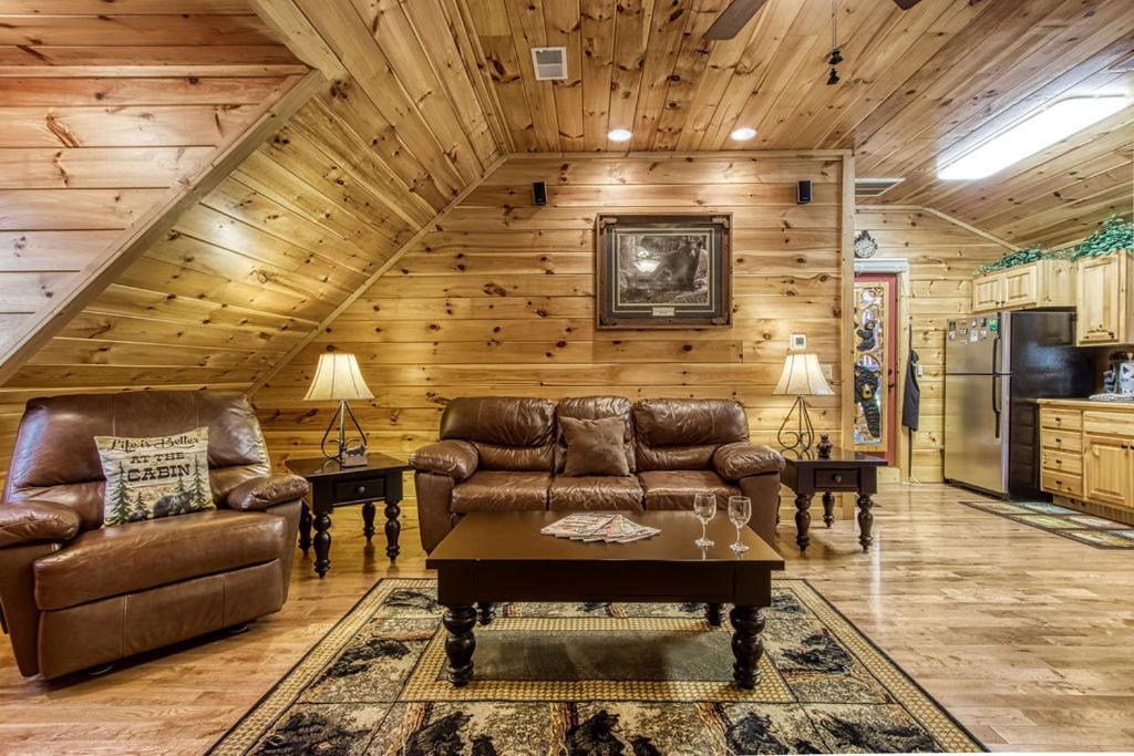 Papa Bear, Hot Tub, Wifi, 1089 Free Tickets Each Paid Day, Dollywood And More Sevierville Kültér fotó