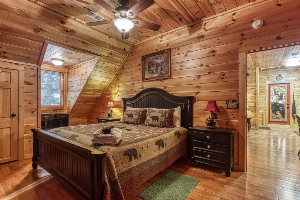 Papa Bear, Hot Tub, Wifi, 1089 Free Tickets Each Paid Day, Dollywood And More Sevierville Kültér fotó