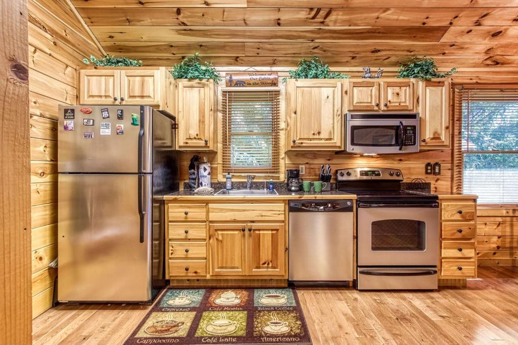 Papa Bear, Hot Tub, Wifi, 1089 Free Tickets Each Paid Day, Dollywood And More Sevierville Kültér fotó